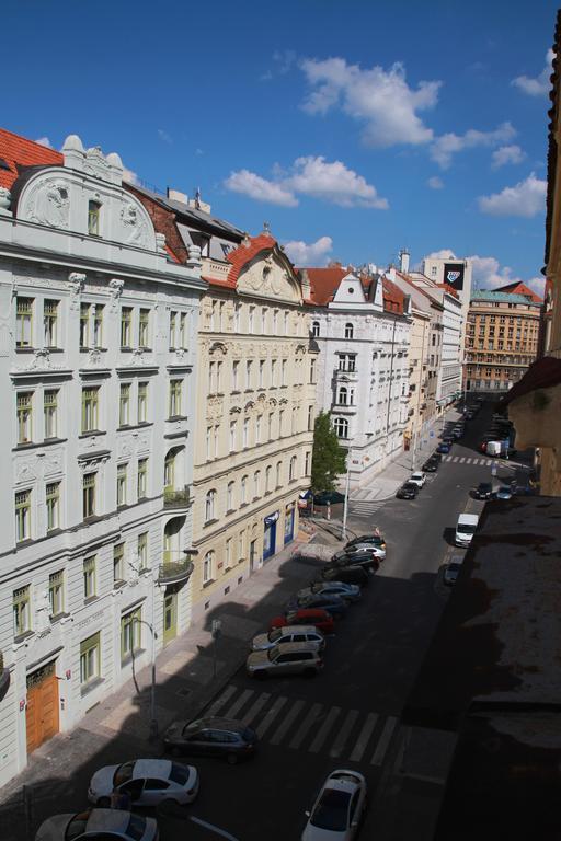 Apartment Rimska 34 Praha Bagian luar foto